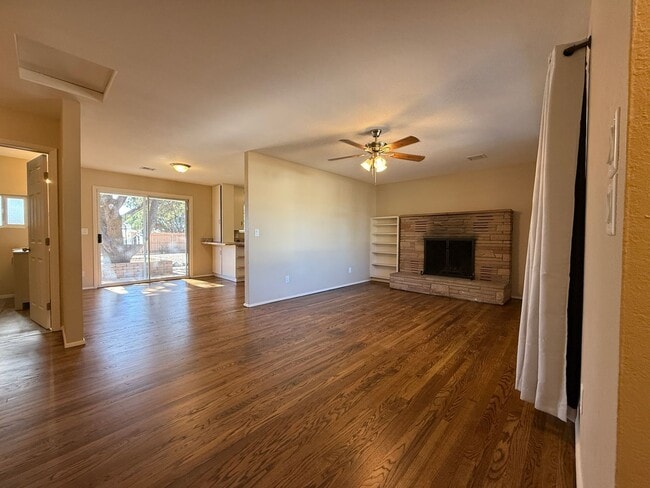 Building Photo - 2 Bedroom, 1 Bath Home in Prescott!