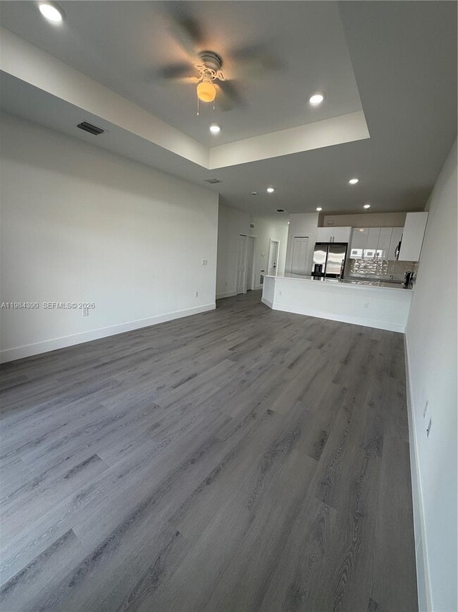 Building Photo - 723 Ivan Ave S