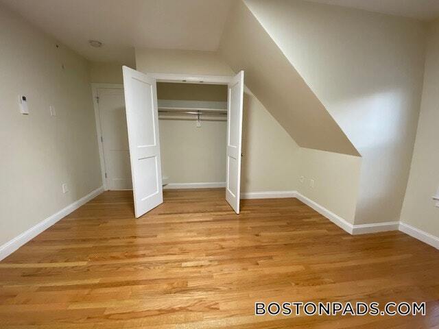 Building Photo - 12 Harris St