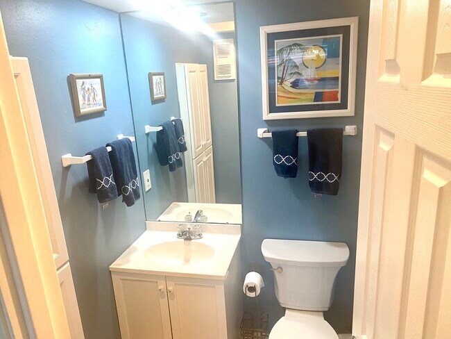 On VENICE ISLAND - 232 Saint Augustine Ave