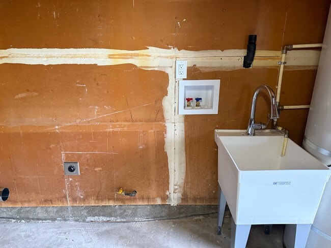 Building Photo - 3 bedroom single story in Manteca!