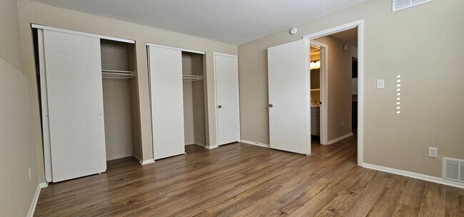 Building Photo - Beautiful One bedroom/one Bath apartment
