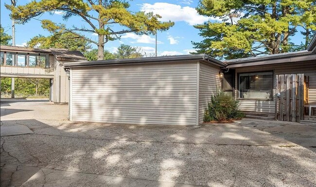 Building Photo - 6600 6th Street Frontage Rd E