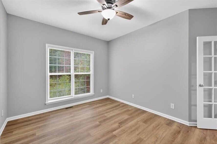 Building Photo - 740 Mayfair Ct