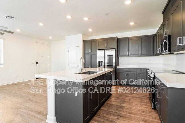 Building Photo - 812 Mateo St