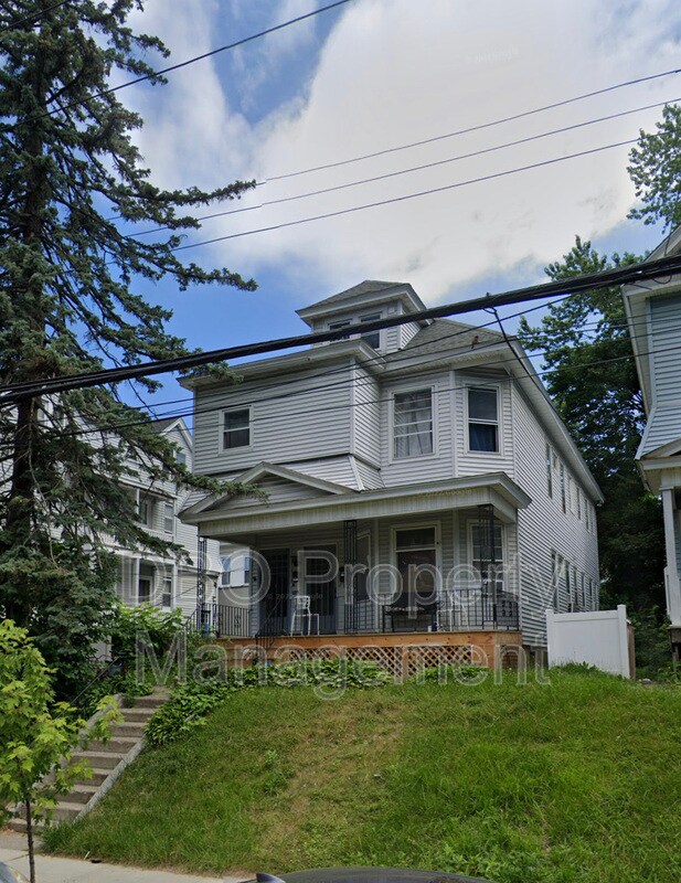 Building Photo - 825 Myrtle Ave