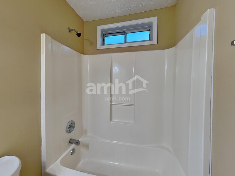 Building Photo - 1222 Joe Brogdon Ln