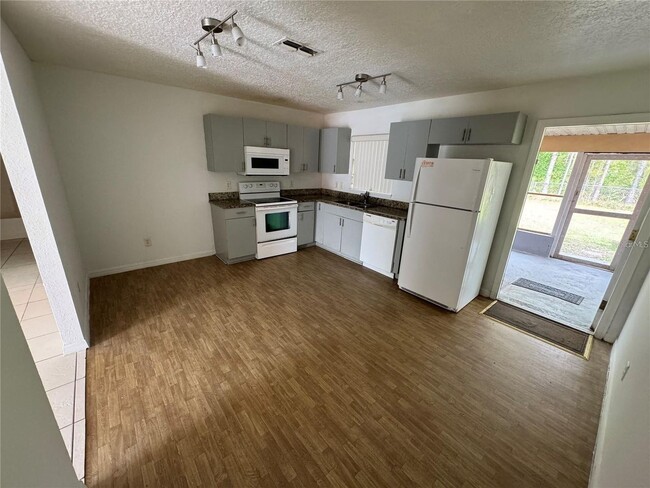 Building Photo - 821 Savona Pl