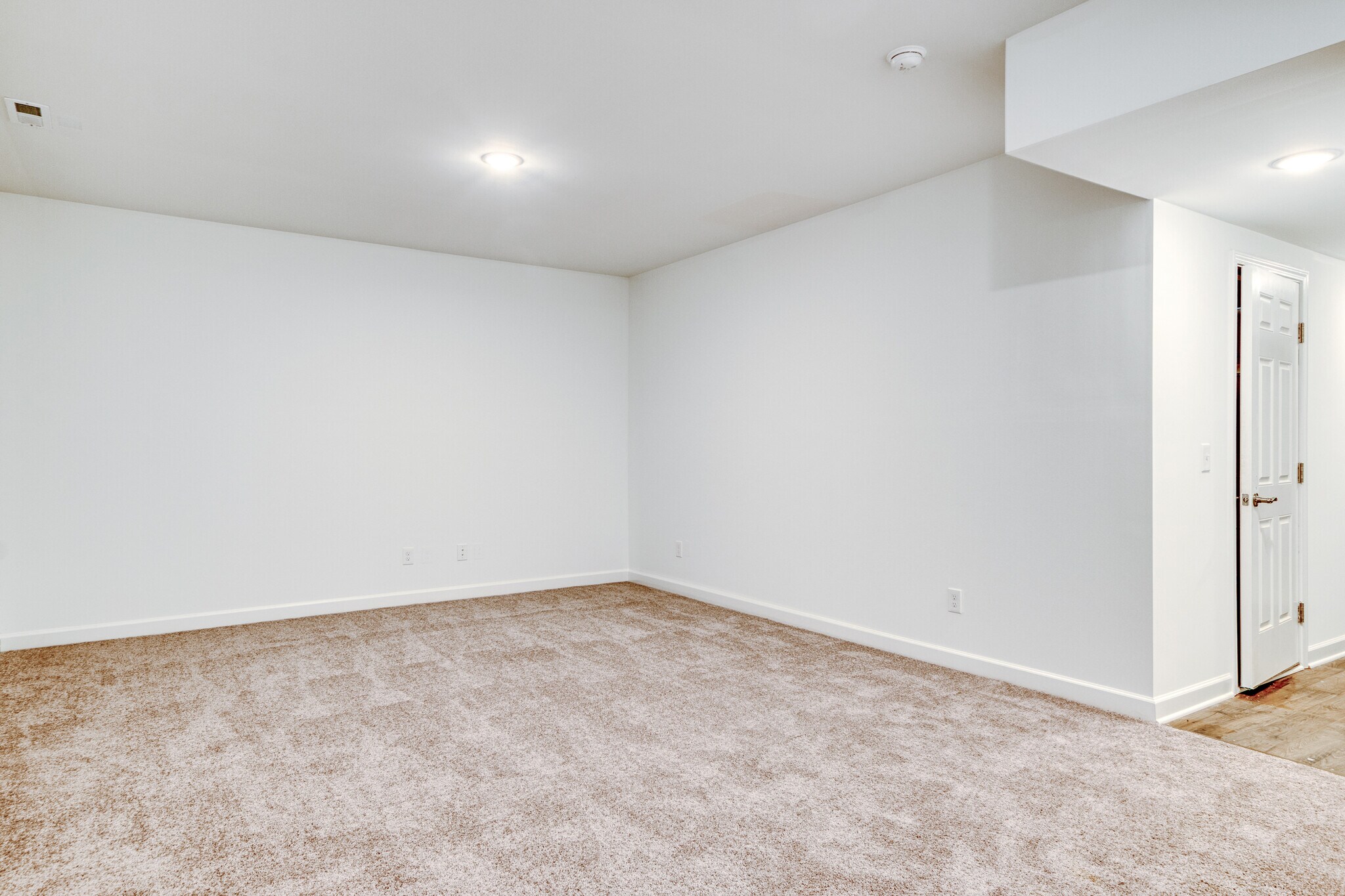 Building Photo - 221 Addison Ct