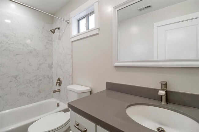 Building Photo - 683 Harbour Way