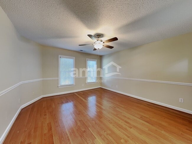 Building Photo - 901 Birkdale Dr