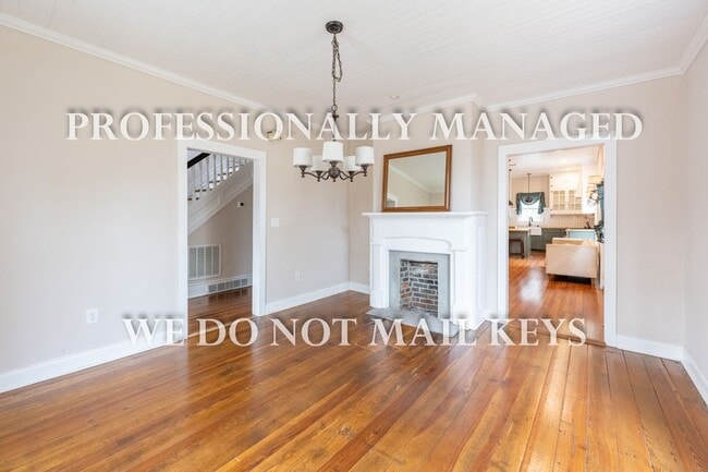 Building Photo - 321 E Branch St