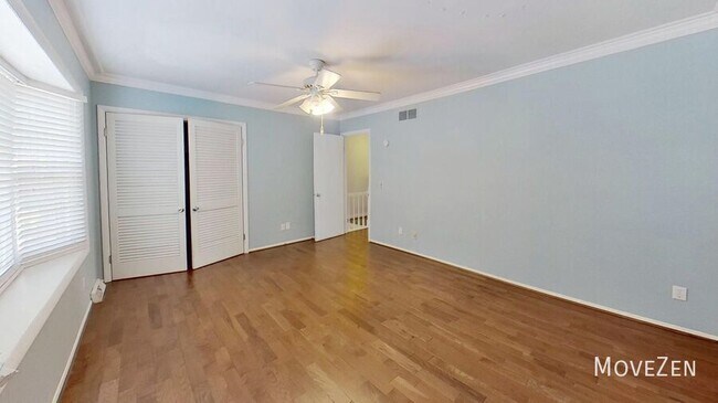 Building Photo - 3003 Overton Dr