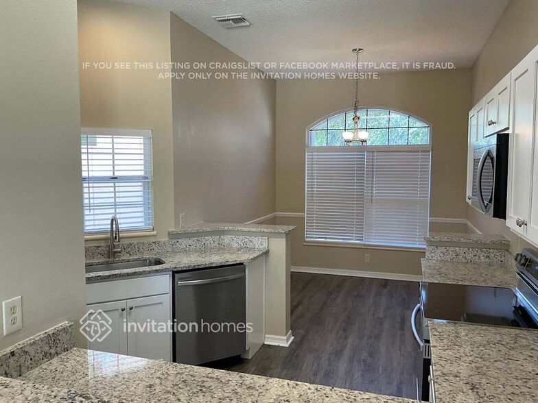 Building Photo - 14303 Mandolin Dr
