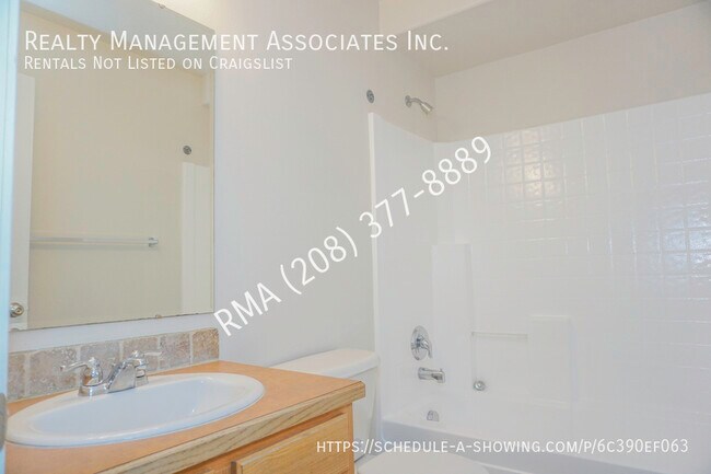 Building Photo - 3511 S Winema Pl