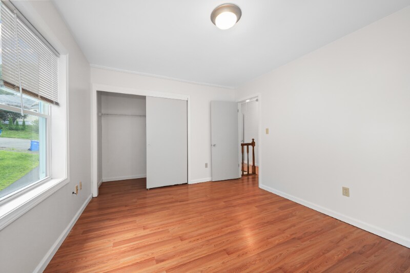 Building Photo - 146 Macarthur Dr