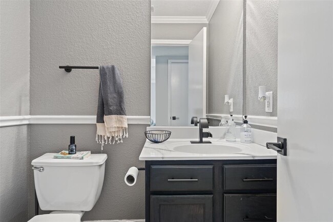 Building Photo - 5409 Bahan Dr