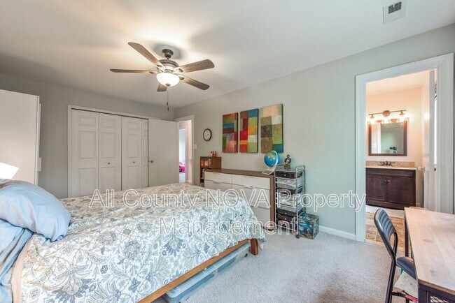 Building Photo - 10343 Bushman Dr