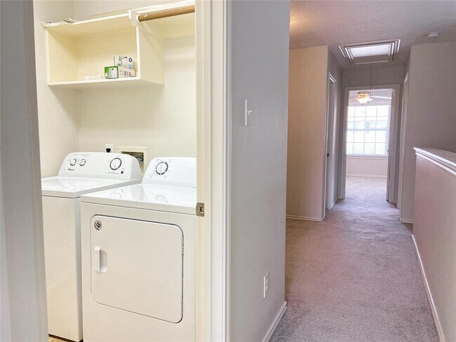 Building Photo - 27 Whitekirk Pl