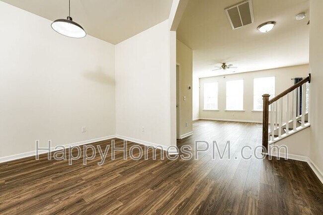 Building Photo - 514 Adalina Dr