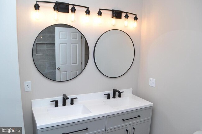 Building Photo - 200 W All Saints St