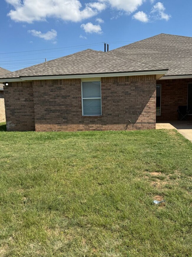 Primary Photo - 1208 N Bangor Ave