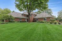Building Photo - 390 S Basswood Rd