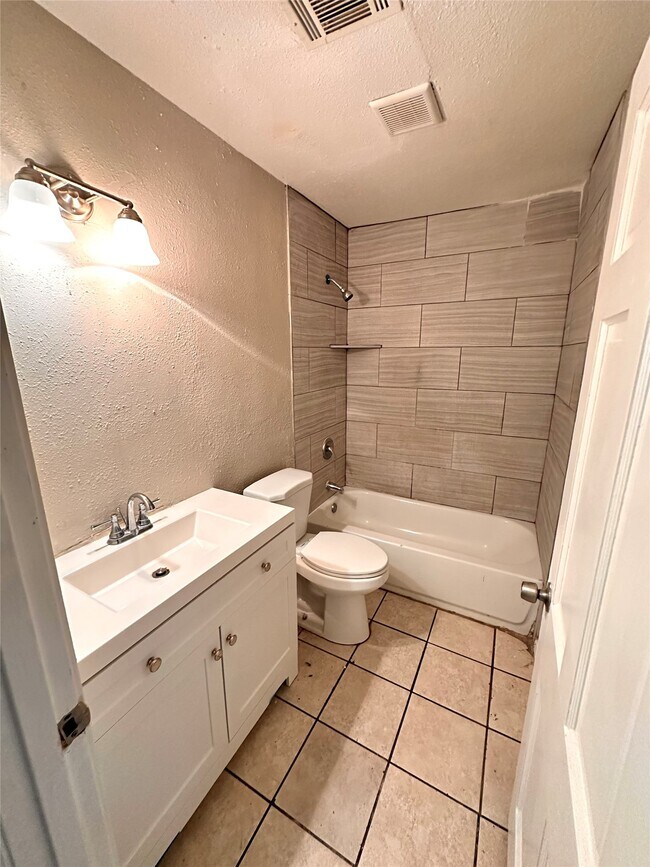 Building Photo - 1209 Glenn Ave