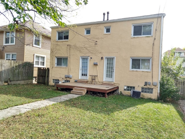 Building Photo - 432 E 16th Ave