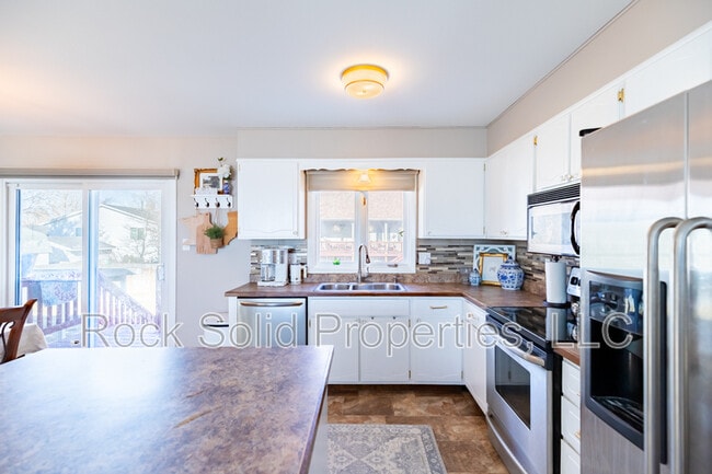 Building Photo - 1308 Green Acres Ct