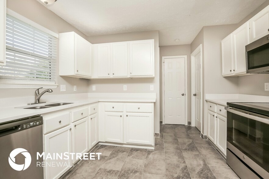 Building Photo - 1012 Oak Ridge Ct