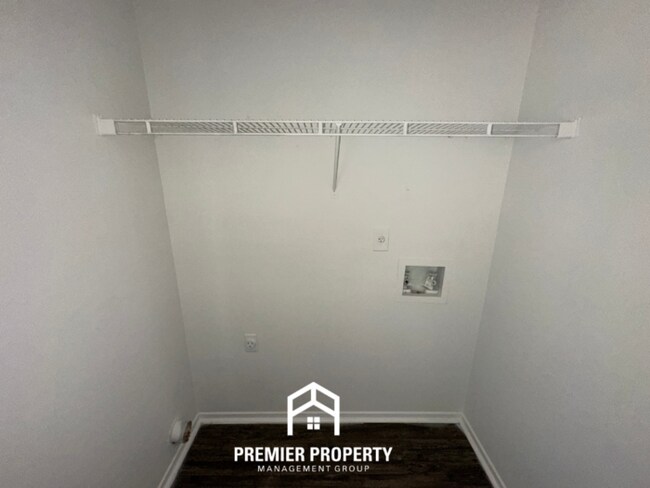 Building Photo - 4479 Shadow Creek St