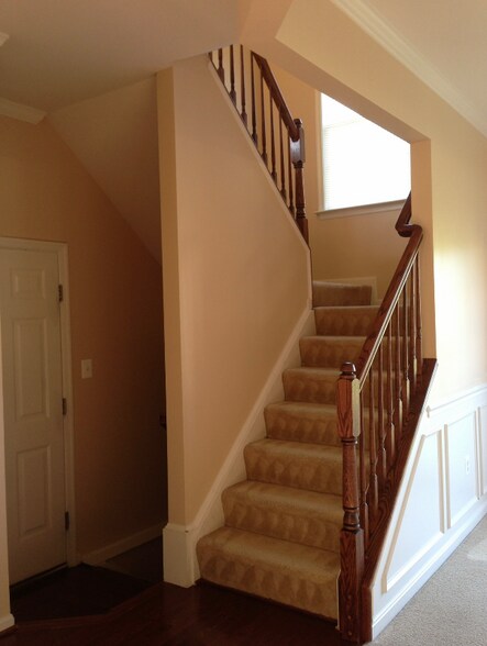 Building Photo - 8276 Laurel Heights Loop