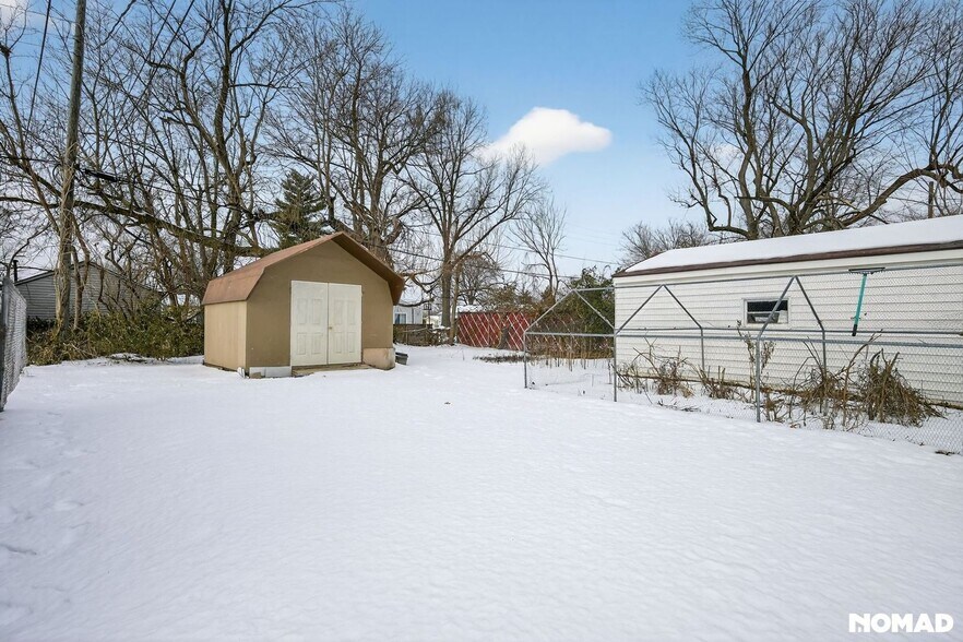 Building Photo - 1015 W Indian Trail