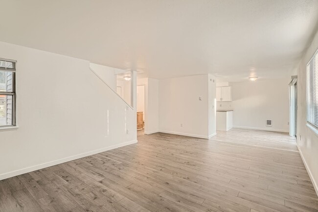 Building Photo - 2025 C St SE