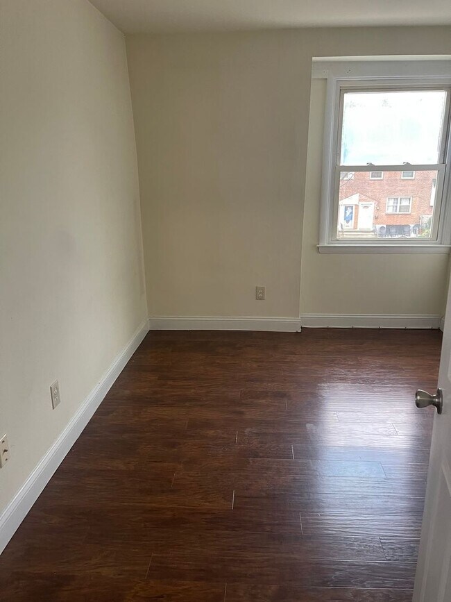 Building Photo - Alban Park Townhome