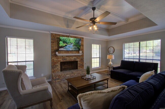 Building Photo - 5805 Sidney Dr