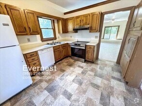 Building Photo - 101 Granby Ct