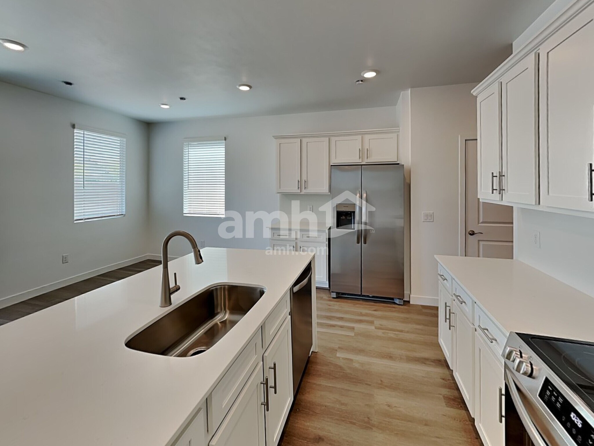Building Photo - 6521 E Paseo Alga