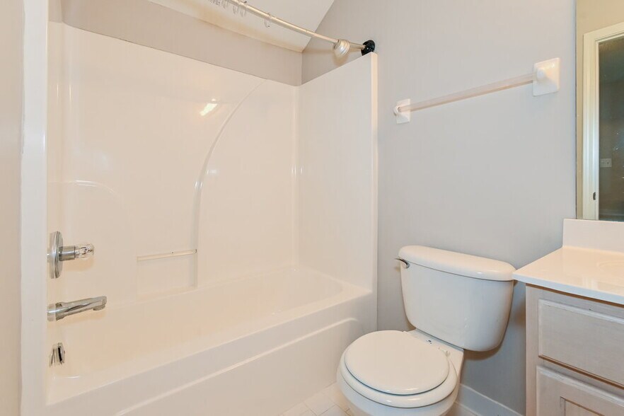 Building Photo - 8730 Eagle View Dr