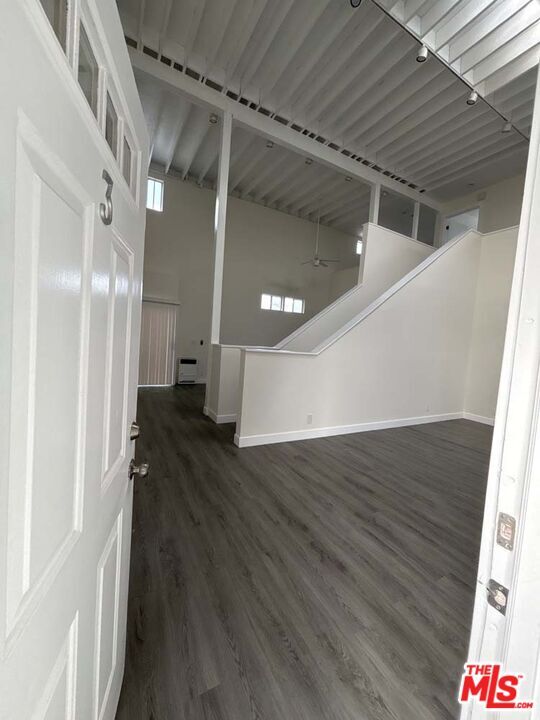 Building Photo - 915 Broadway St