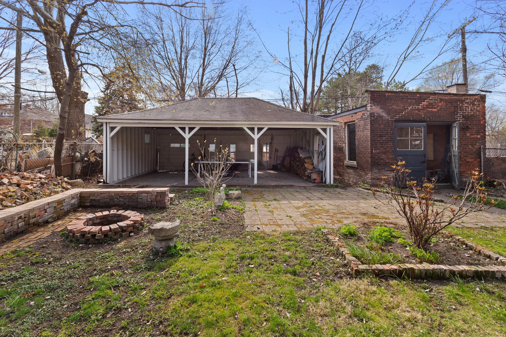 Building Photo - 1531 Vinewood St