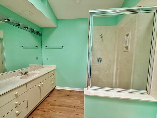 Building Photo - 6008 SE Walkers Cay Ct