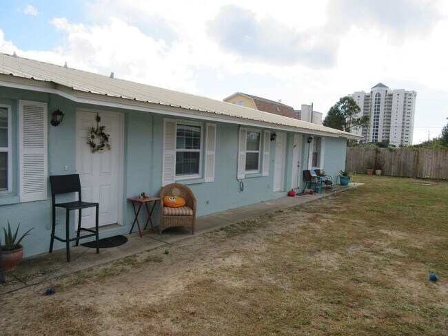 Building Photo - 6427 Sunset Ave