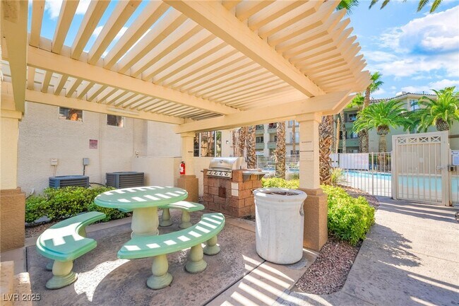 Building Photo - 7115 S Durango Dr