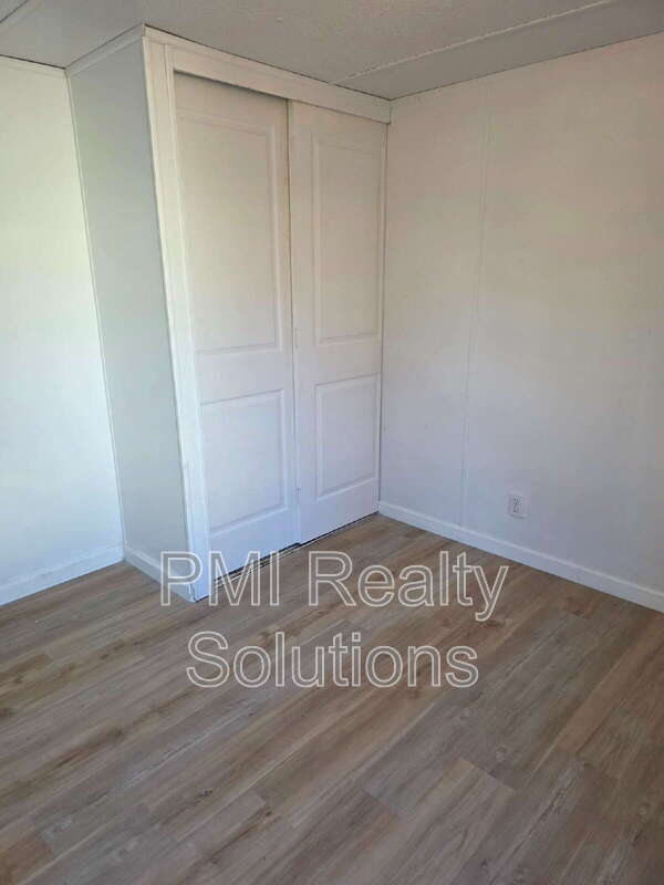 Building Photo - 310 Elberta Ave