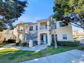 Building Photo - Great 2B/2BA Condo in Carmel Valley