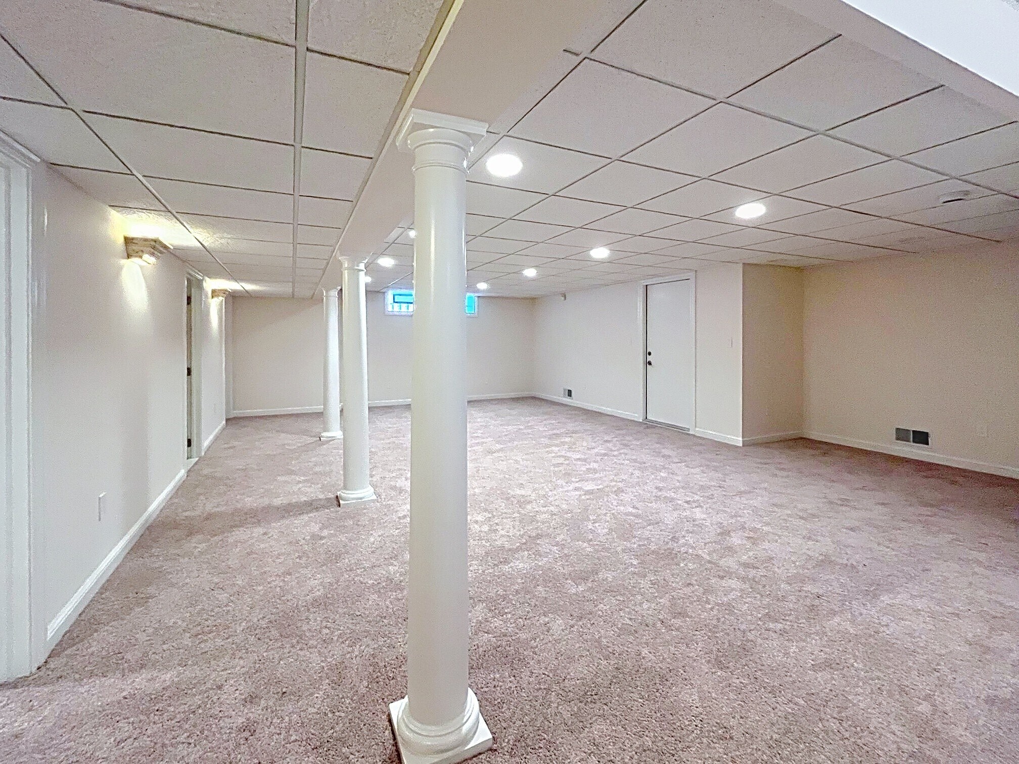 Building Photo - 2033 Fairview Ave