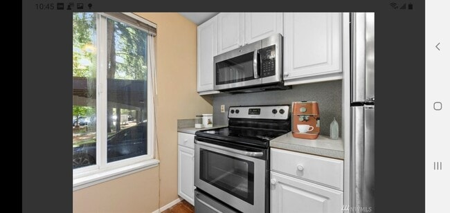 Building Photo - 14502 NE 30th Pl