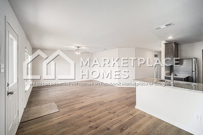 Building Photo - 904 Crimson Wolf Rd